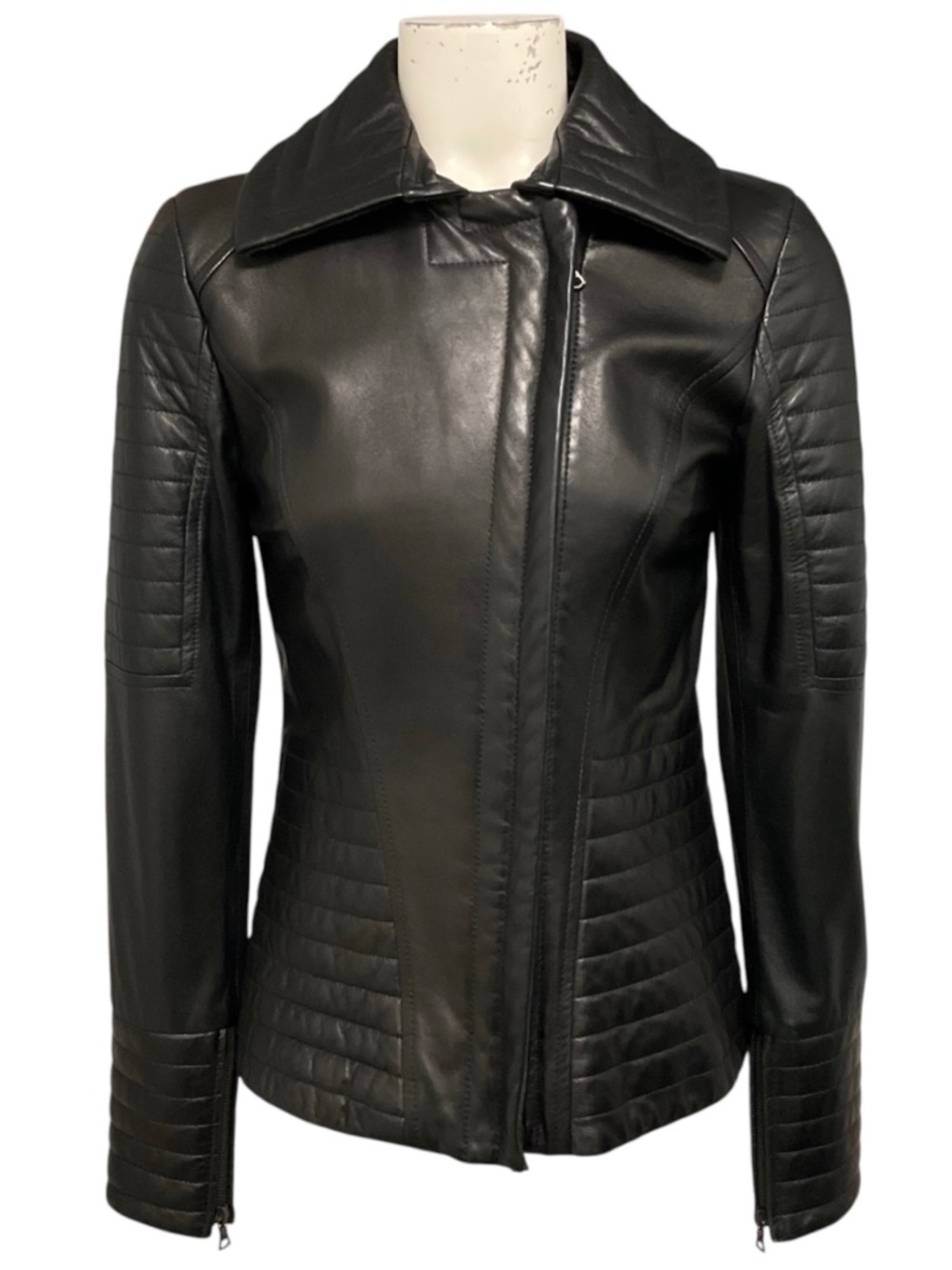 OSCAR DE LA RENTA BLACK QUILTED LEATHER ZIP FRONT JACKET